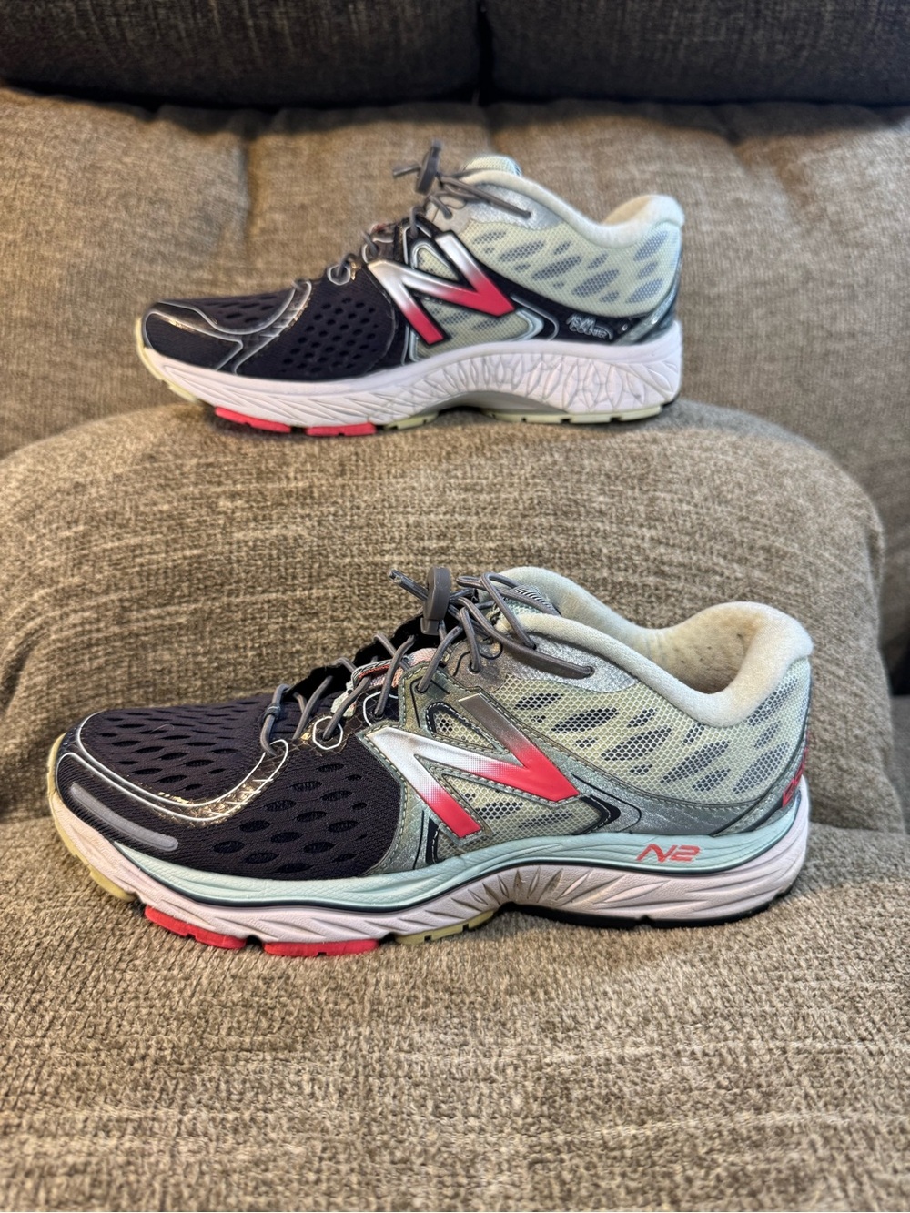 New Balance 1260v6 performance running shoes Silver/Blue/Pink #W1260PW6 Size 7.5 - Picture 2 of 12